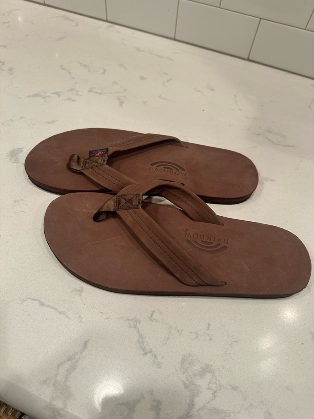 NWOT Men’s rainbow sandals - Picture 3 of 5